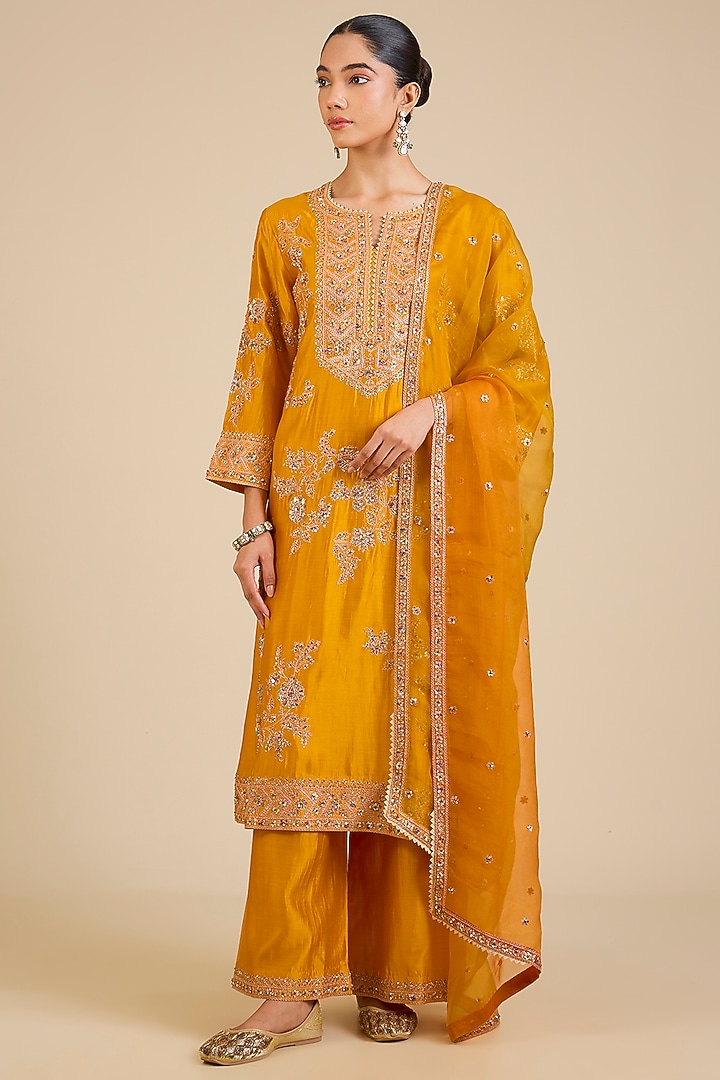 Mango Yellow Spun Silk Aari & Zardosi Embroidered Kurta Set by Surbhi Shah at Pernia's Pop Up Shop