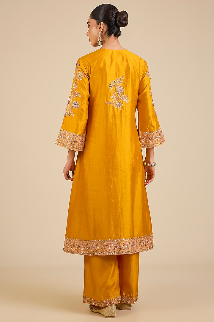 Mango Yellow Spun Silk Aari & Zardosi Embroidered Kurta Set by Surbhi Shah at Pernia's Pop Up Shop