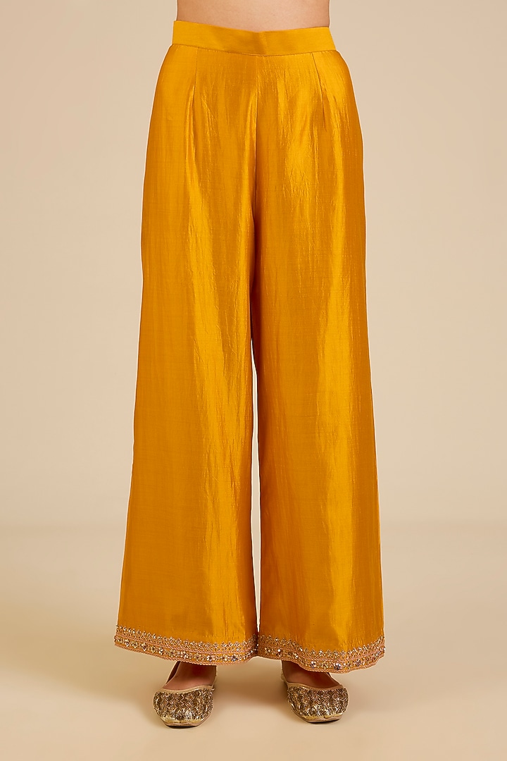 Mango Yellow Spun Silk Aari & Zardosi Embroidered Kurta Set by Surbhi Shah at Pernia's Pop Up Shop