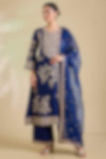 Navy Blue Spun Silk Aari Embroidered Kurta Set by SURBHI SHAH at Pernia's Pop Up Shop