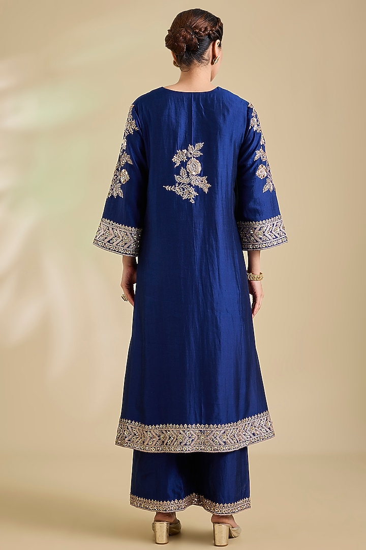 Navy Blue Spun Silk Aari Embroidered Kurta Set by SURBHI SHAH at Pernia's Pop Up Shop