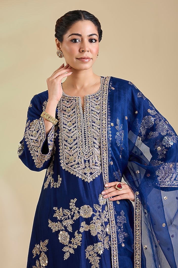 Navy Blue Spun Silk Aari Embroidered Kurta Set by SURBHI SHAH at Pernia's Pop Up Shop