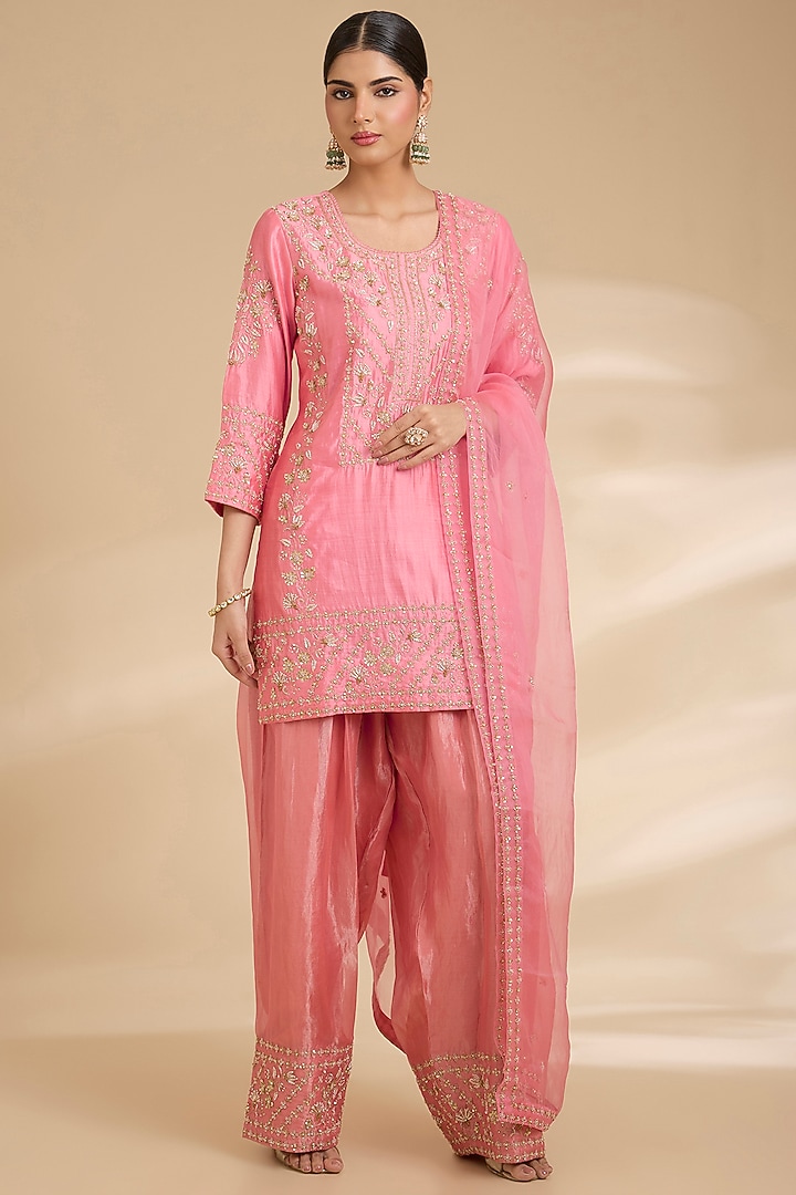 Raspberry Pink Spun Silk Zardosi Embroidered Kurta Set by Surbhi Shah at Pernia's Pop Up Shop