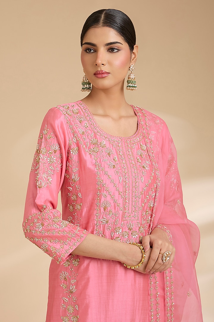 Raspberry Pink Spun Silk Zardosi Embroidered Kurta Set by Surbhi Shah at Pernia's Pop Up Shop