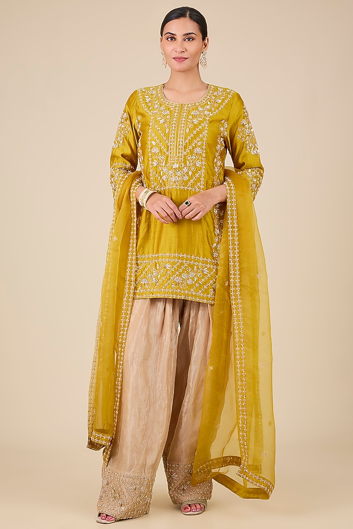 Mustard Yellow Spun Silk Zardosi Work Kurta Set by Surbhi Shah at Pernia's Pop Up Shop