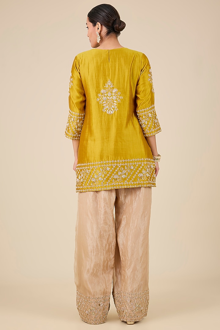 Mustard Yellow Spun Silk Zardosi Work Kurta Set by Surbhi Shah at Pernia's Pop Up Shop