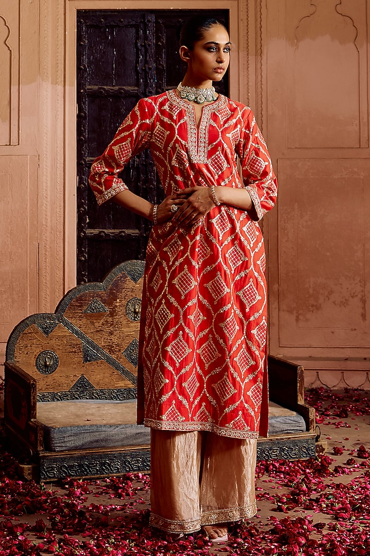 Sindoori Red Spun Silk Zardosi Work Kurta Set by SURBHI SHAH at Pernia's Pop Up Shop