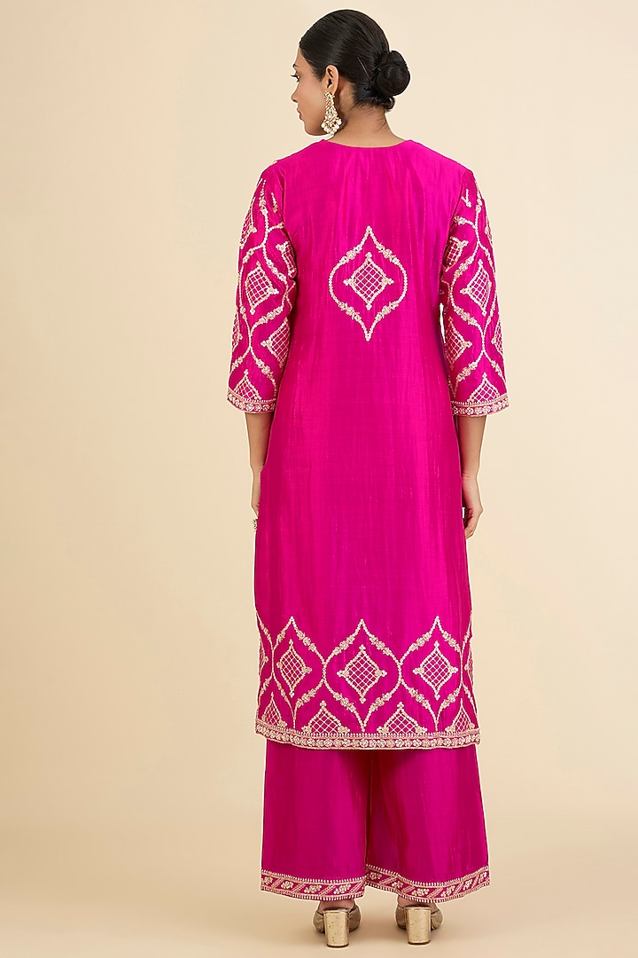 Rani Spun Silk Aari & Zardosi Embroidery Kurta Set by Surbhi Shah at Pernia's Pop Up Shop