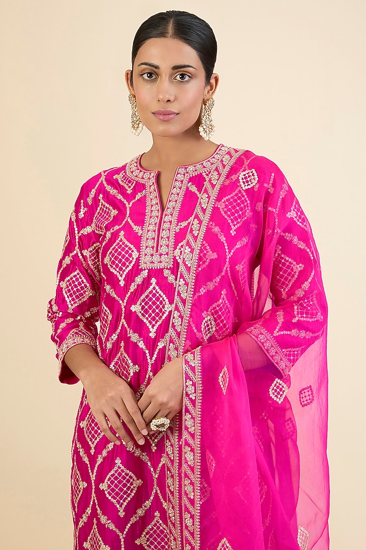 Rani Spun Silk Aari & Zardosi Embroidery Kurta Set by Surbhi Shah at Pernia's Pop Up Shop