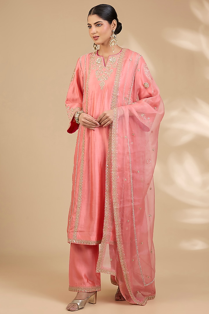 Coral Peach Spun Silk Mukaish Work Kurta Set by SURBHI SHAH at Pernia's Pop Up Shop