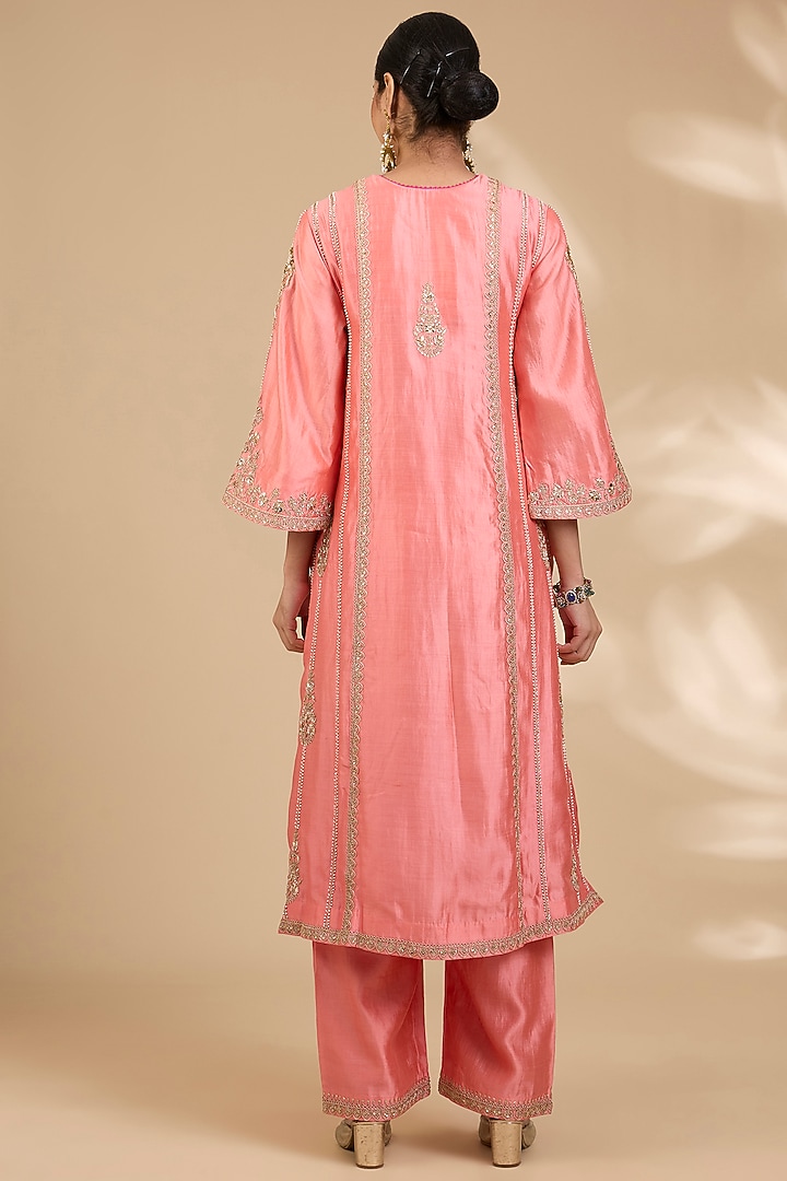 Coral Peach Spun Silk Mukaish Work Kurta Set by SURBHI SHAH at Pernia's Pop Up Shop