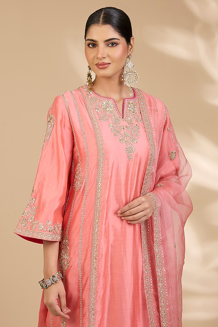 Coral Peach Spun Silk Mukaish Work Kurta Set by SURBHI SHAH at Pernia's Pop Up Shop