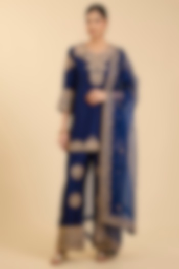 Navy Blue Spun Silk Mukaish Work Kurta Set by Surbhi Shah at Pernia's Pop Up Shop