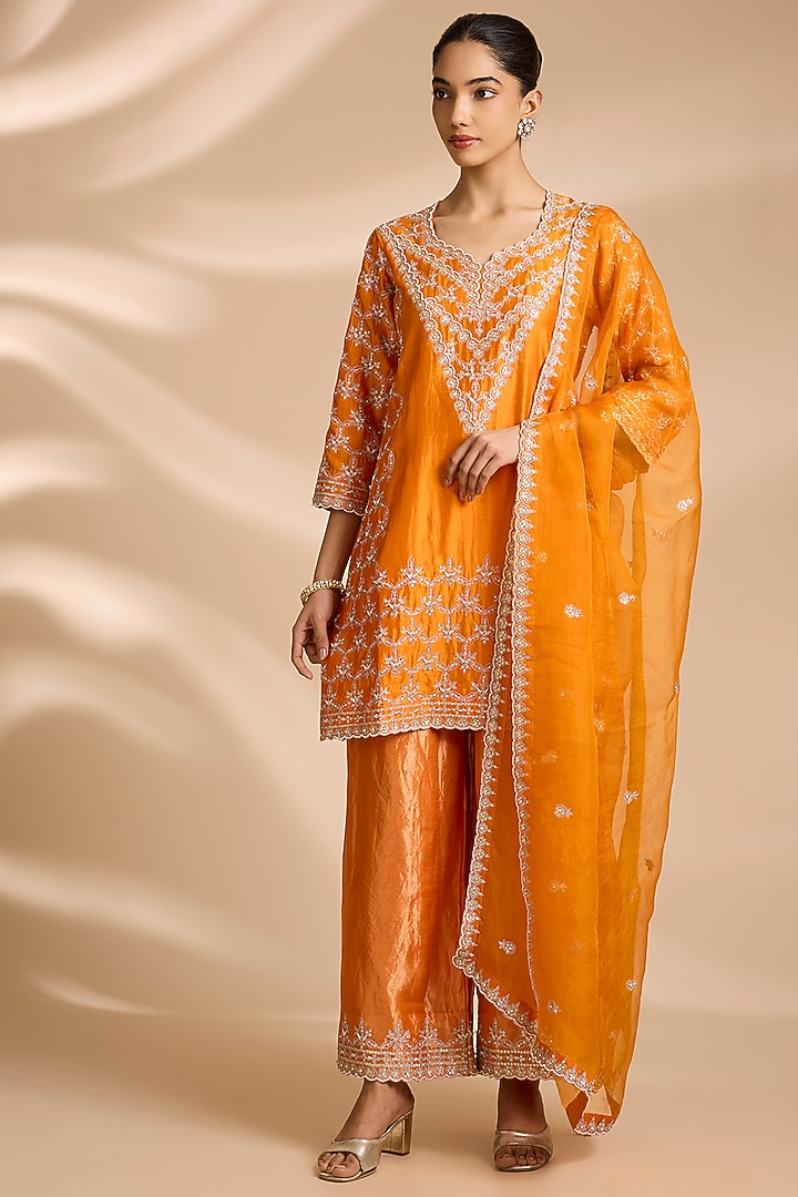 Orange Spun Silk Aari Embroidered Kurta Set by Surbhi Shah at Pernia's Pop Up Shop