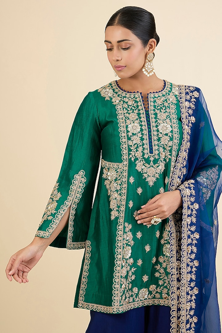 Emerald Green & Navy Blue Spun Silk Marori Embroidery Kurta Set by Surbhi Shah at Pernia's Pop Up Shop