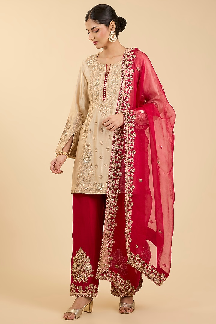 Champagne Spun Silk Mukaish Work Kurta Set by Surbhi Shah at Pernia's Pop Up Shop