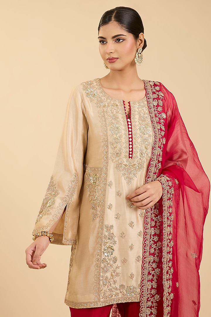 Champagne Spun Silk Mukaish Work Kurta Set by Surbhi Shah at Pernia's Pop Up Shop