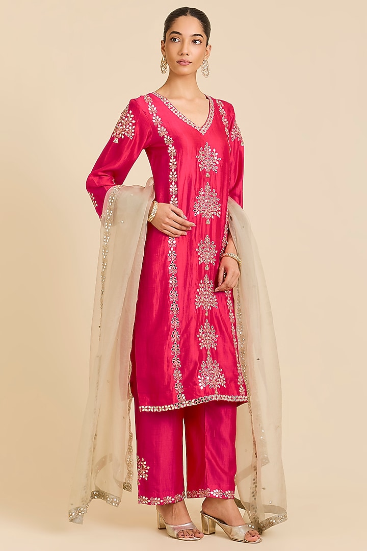 Stawberry Red Spun Silk Mirror Embroidered Kurta Set by SURBHI SHAH at Pernia's Pop Up Shop