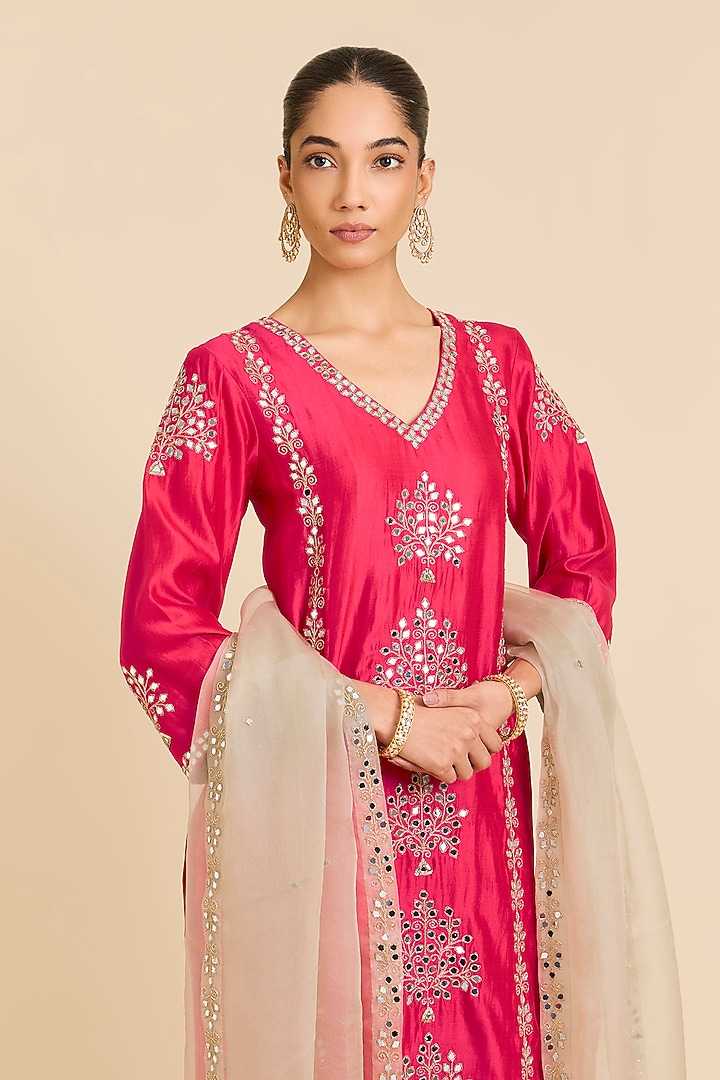 Stawberry Red Spun Silk Mirror Embroidered Kurta Set by SURBHI SHAH at Pernia's Pop Up Shop