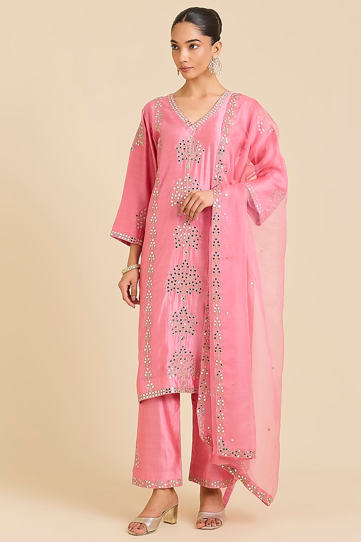 Raspberry Pink Spun Silk Mirror Embroidered Kurta Set by SURBHI SHAH at Pernia's Pop Up Shop