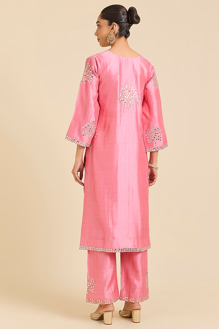 Raspberry Pink Spun Silk Mirror Embroidered Kurta Set by SURBHI SHAH at Pernia's Pop Up Shop