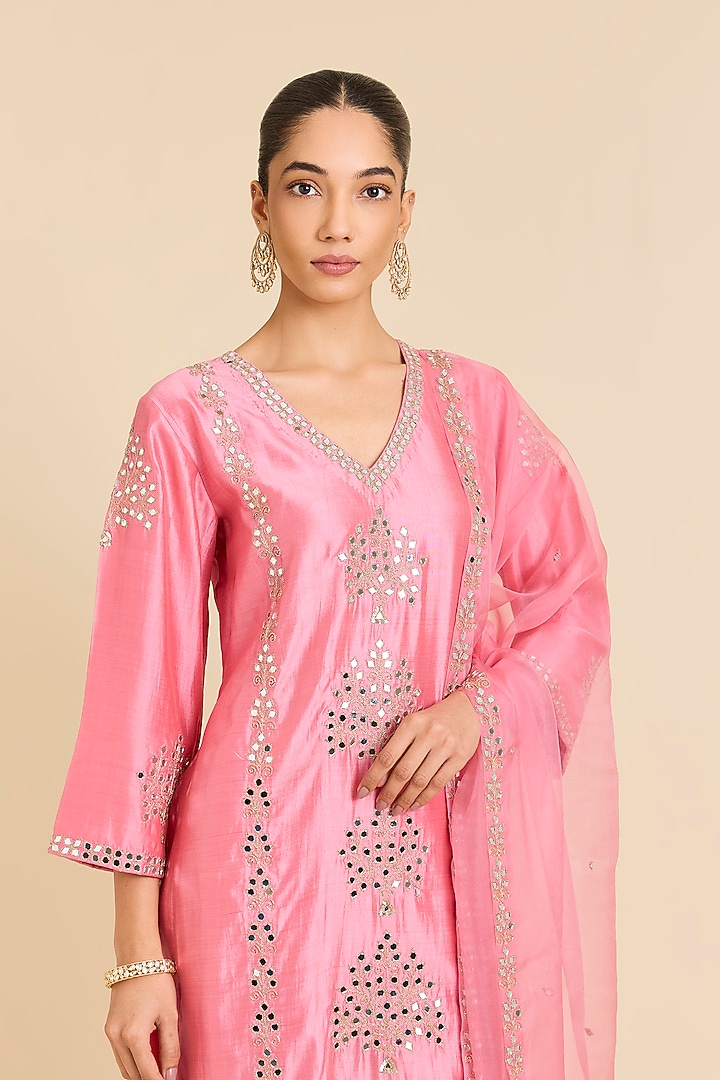 Raspberry Pink Spun Silk Mirror Embroidered Kurta Set by SURBHI SHAH at Pernia's Pop Up Shop