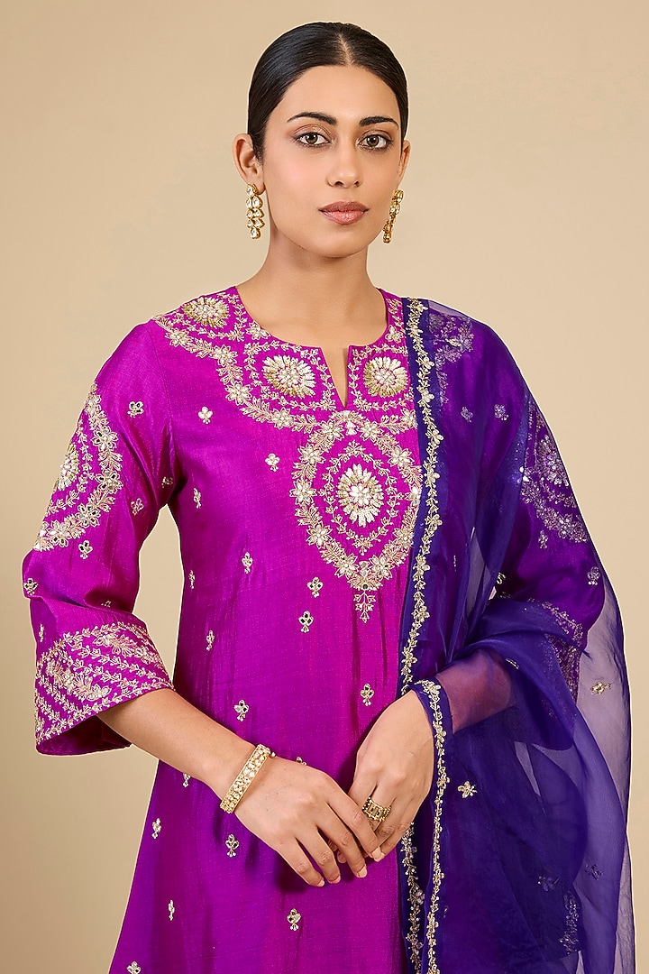 Magenta Pink Spun Silk Mirror Embroidered Kurta Set by SURBHI SHAH at Pernia's Pop Up Shop