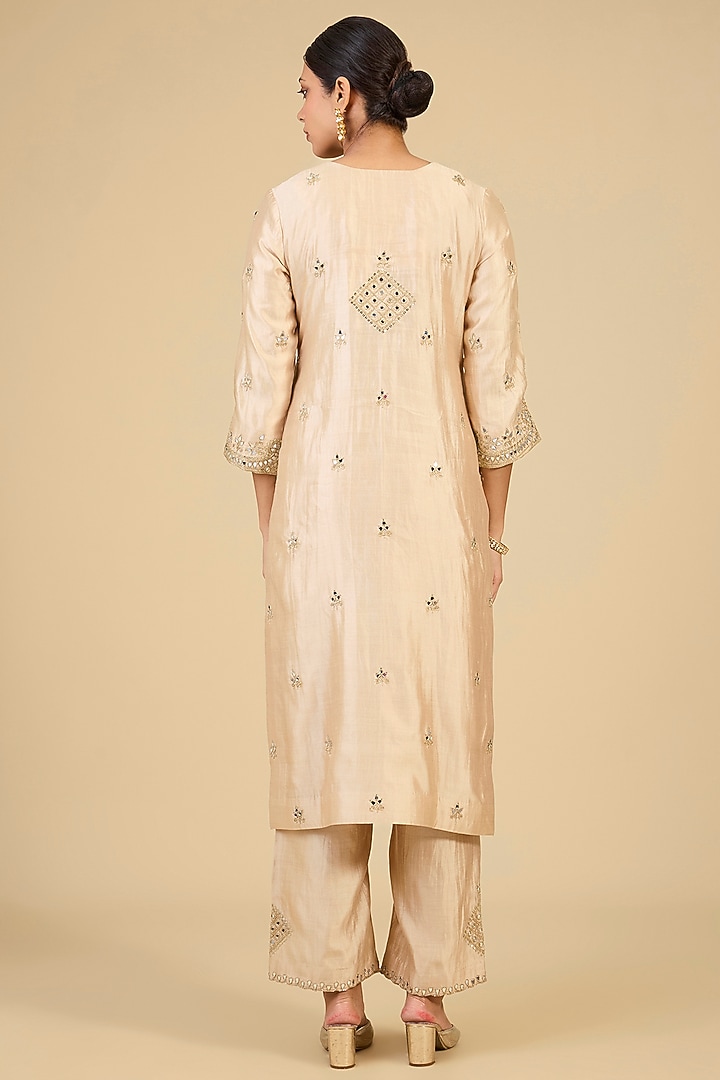 Champagne Spun Silk Mirror Embroidered Kurta Set by SURBHI SHAH at Pernia's Pop Up Shop