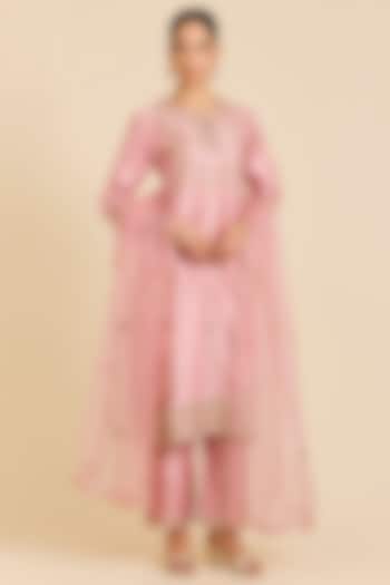 Rose Gold Spun Silk Resham Embroidered Kurta Set by SURBHI SHAH at Pernia's Pop Up Shop