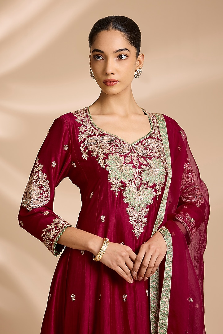 Maroon Spun Silk Marori Embroidered Bridal Anarkali Set by Surbhi Shah at Pernia's Pop Up Shop