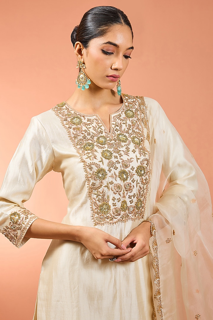 Ivory Spun Silk Marori & Zardosi Work Kurta Set by SURBHI SHAH at Pernia's Pop Up Shop
