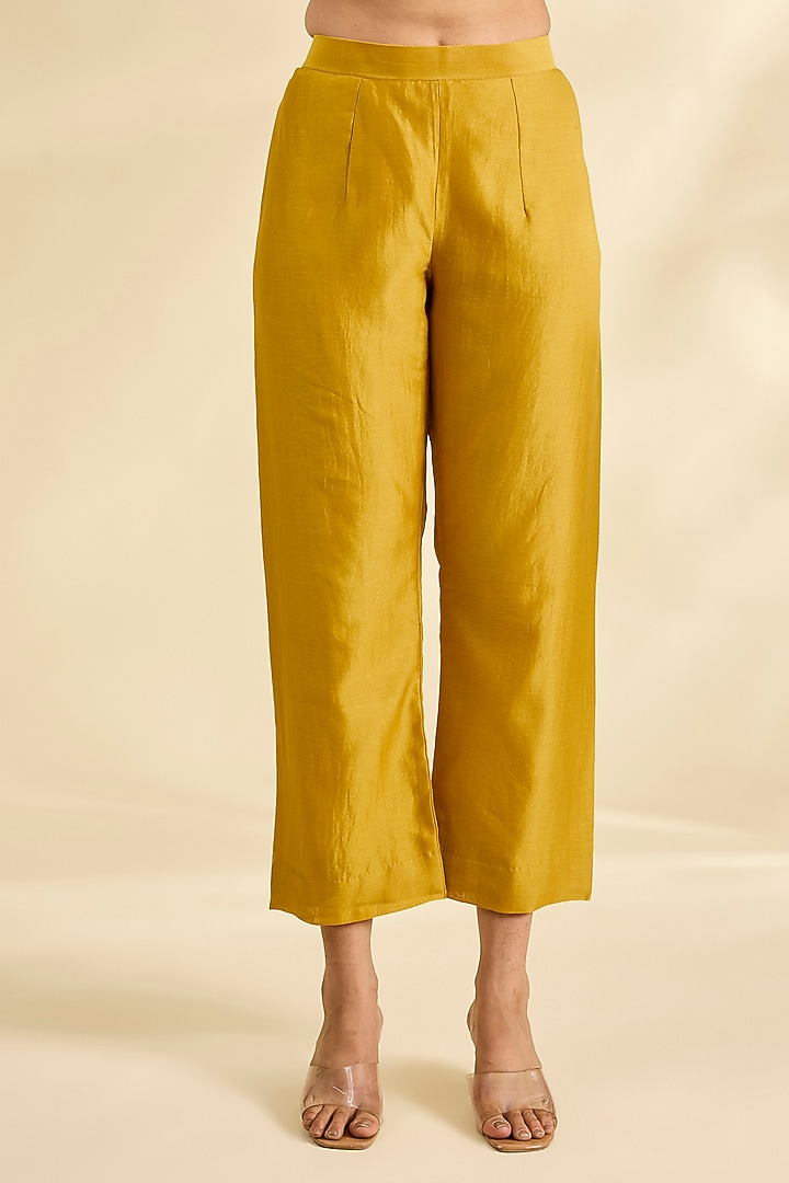 Yellow Chanderi Zardosi Work Kurta Set by SURBHI SHAH at Pernia's Pop Up Shop