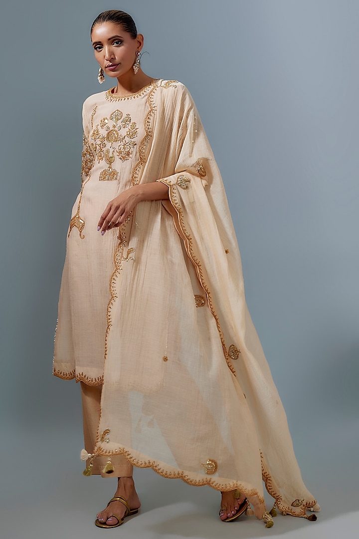 Champagne Chanderi Marori Embroidered Kurta Set by SURBHI SHAH at Pernia's Pop Up Shop