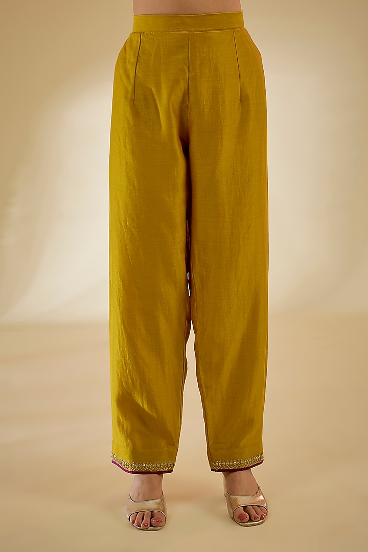 Mustard Banarasi Chanderi Embroidered Kurta Set by SURBHI SHAH at Pernia's Pop Up Shop