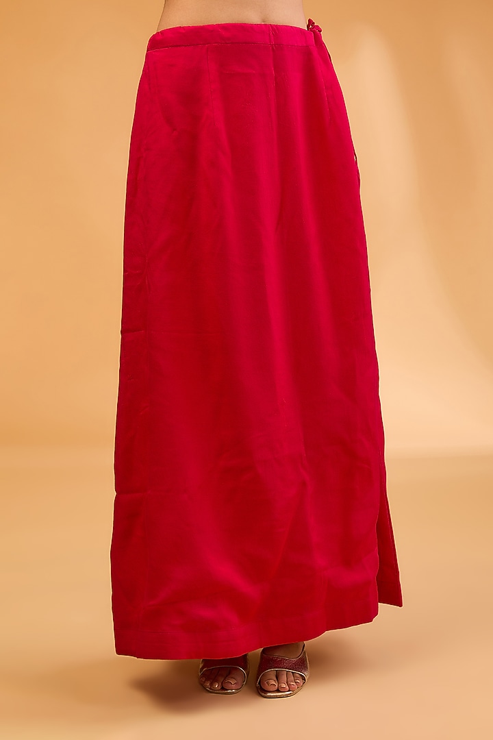 Red Satin Organza 3D Floral & Cutdana Work Reception Saree Set by SURBHI SHAH at Pernia's Pop Up Shop