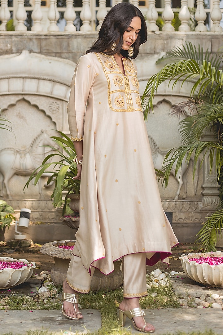 Silver Banarasi Chanderi Kurta Set by SURBHI SHAH at Pernia's Pop Up Shop