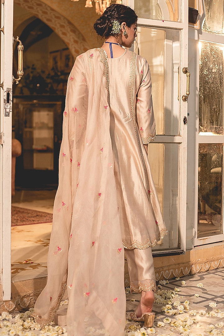Silver Spun Silk Kurta Set by SURBHI SHAH at Pernia's Pop Up Shop
