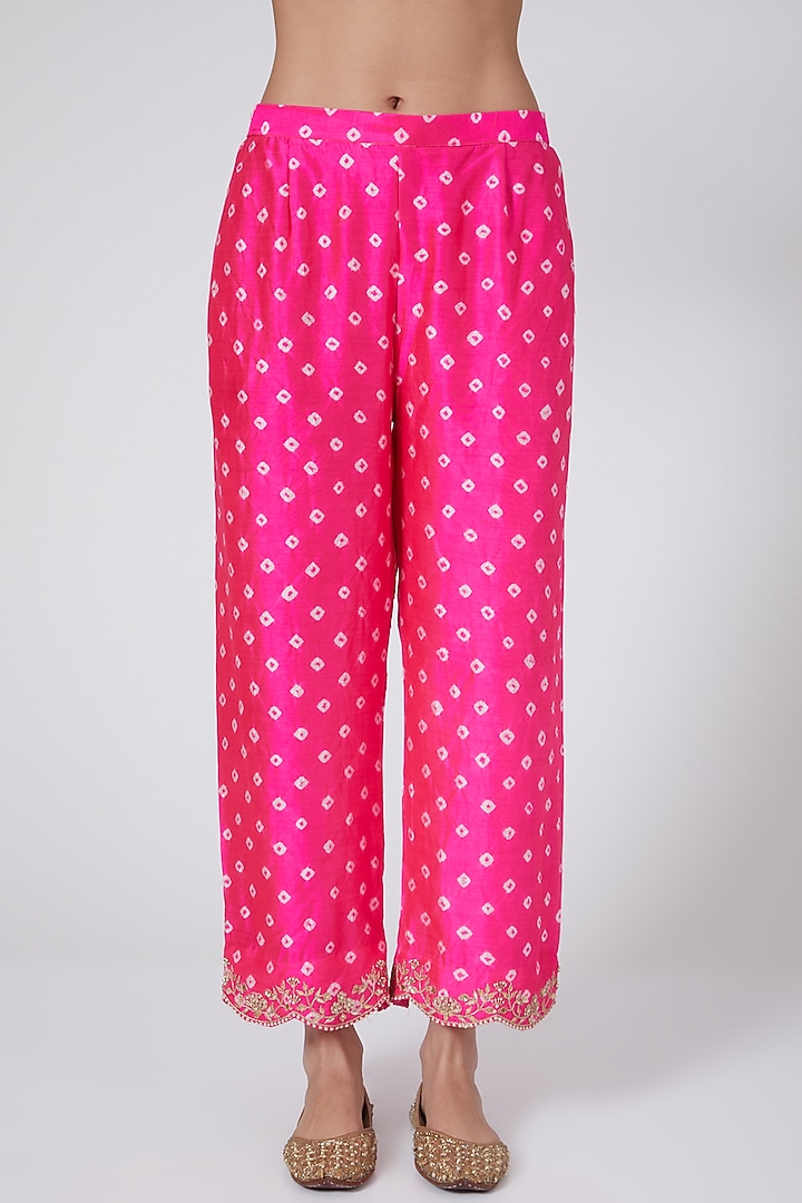 Magenta Hand Embroidered Kurta Set by SURBHI SHAH at Pernia's Pop Up Shop