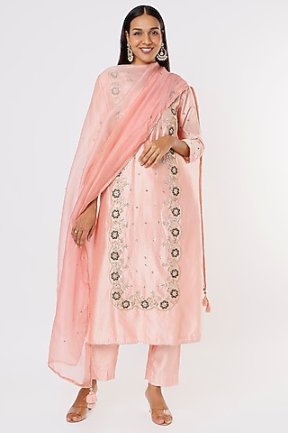 Powder Peach Hand Embroidered Kurta Set by SURBHI SHAH
