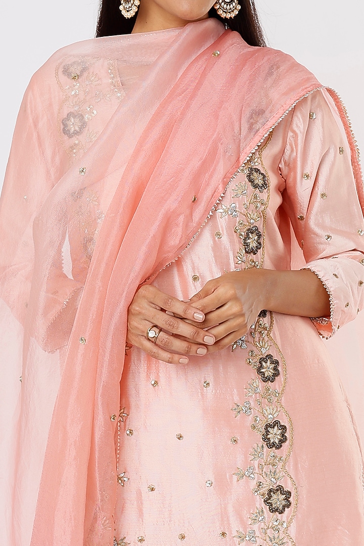 Powder Peach Hand Embroidered Kurta Set by SURBHI SHAH at Pernia's Pop Up Shop