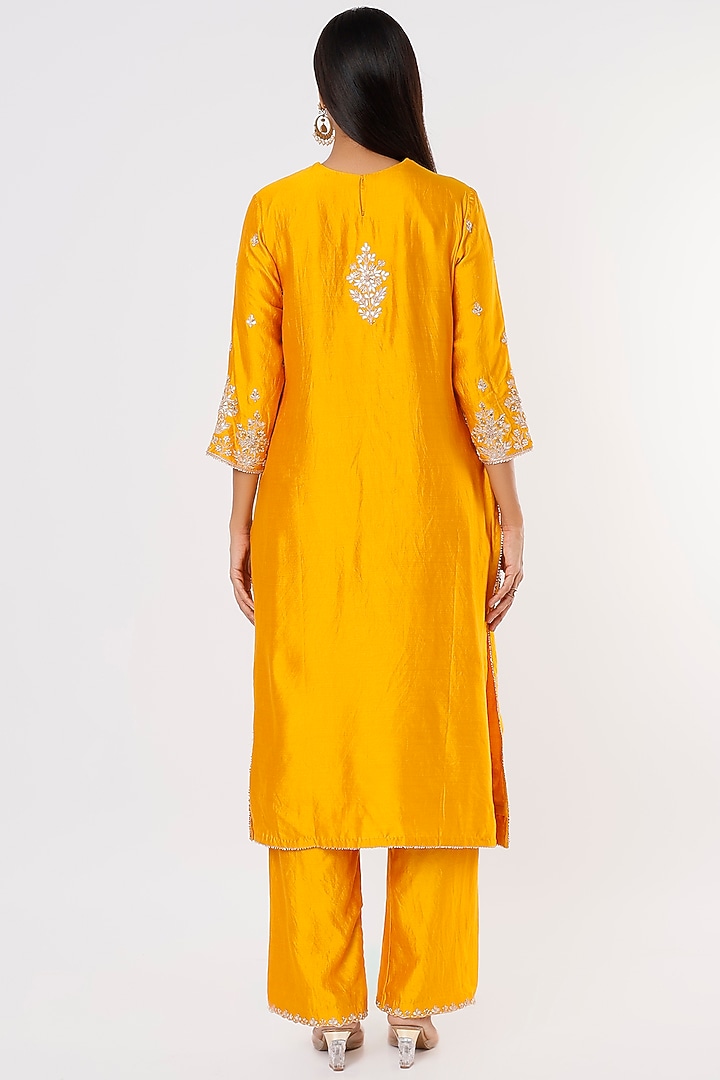 Yellow Hand Embroidered Kurta Set by SURBHI SHAH at Pernia's Pop Up Shop