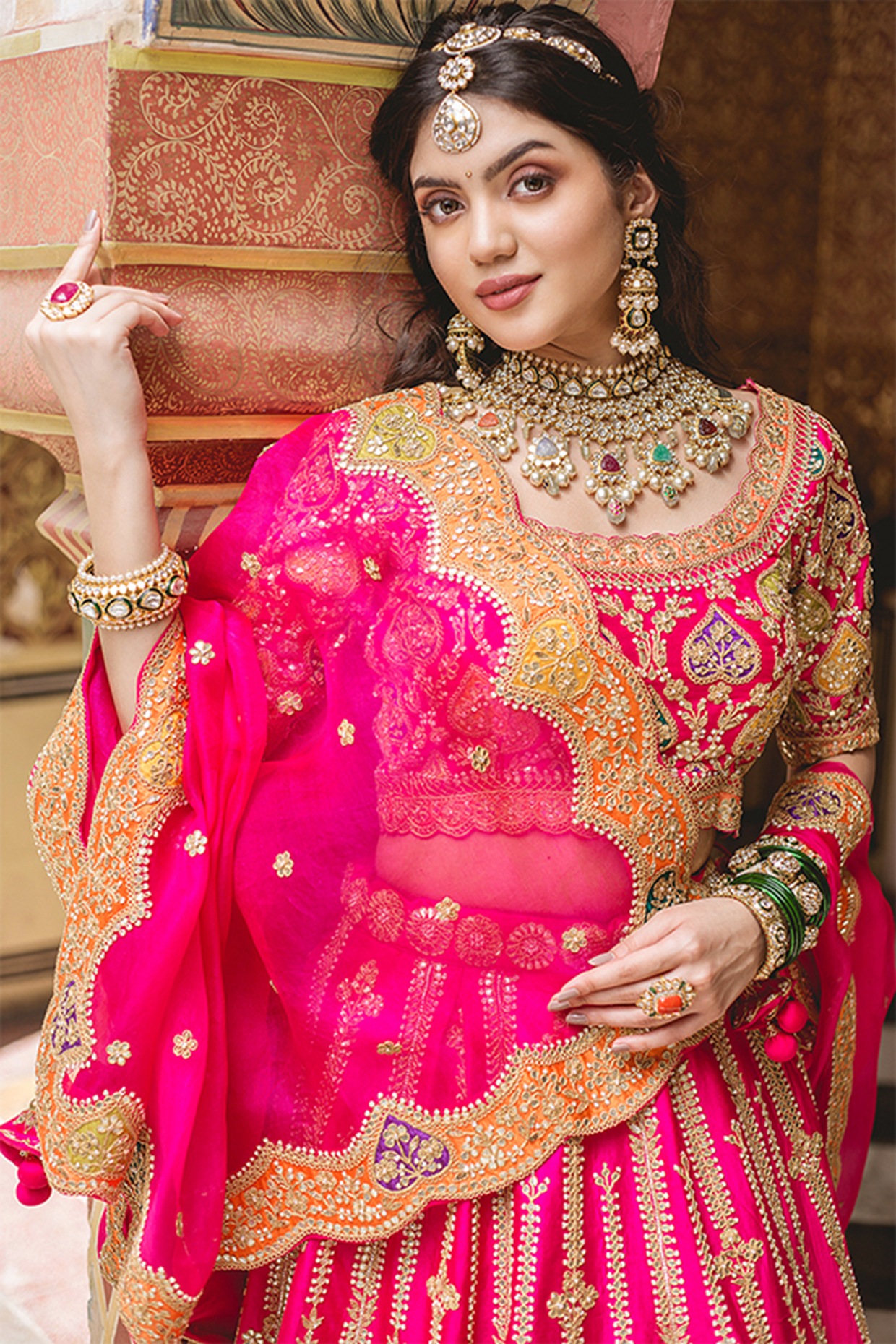 Stylists' Reveal - Secrets to Matching Your Bridal Lehenga to your Wedding  Jewellery - Witty Vows | Bridal lehenga red, Shimmery dress, Bridal outfits