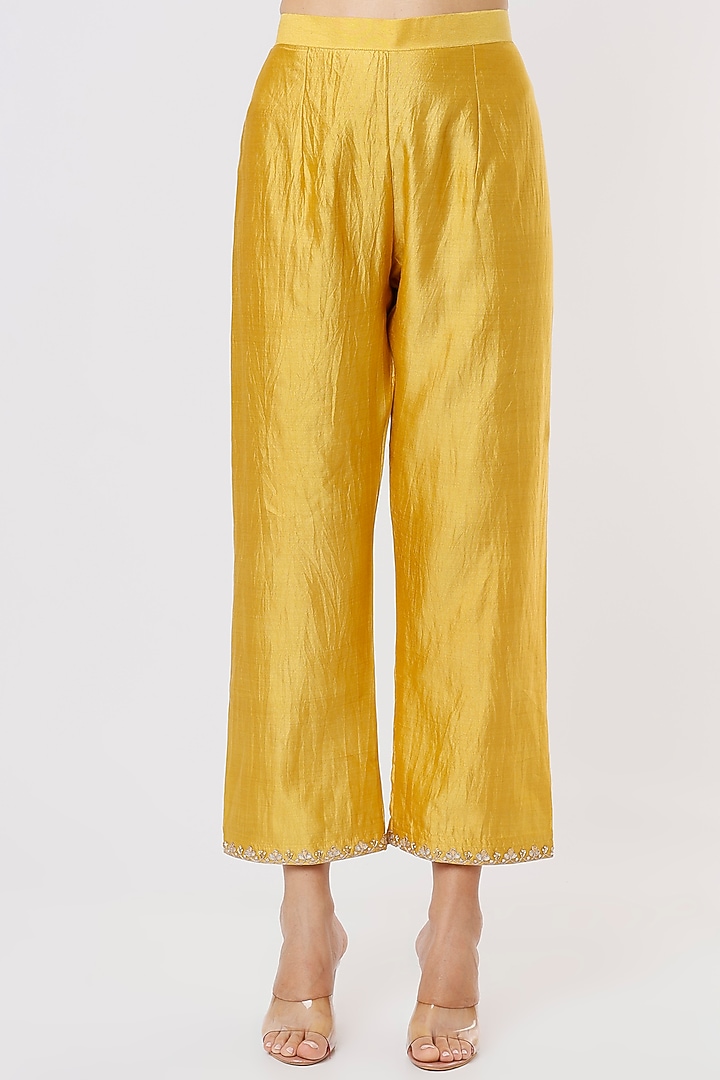 Yellow Embroidered Kurta Set by SURBHI SHAH at Pernia's Pop Up Shop
