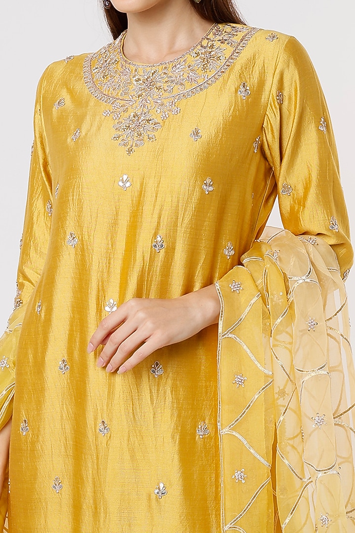 Yellow Embroidered Kurta Set by SURBHI SHAH at Pernia's Pop Up Shop