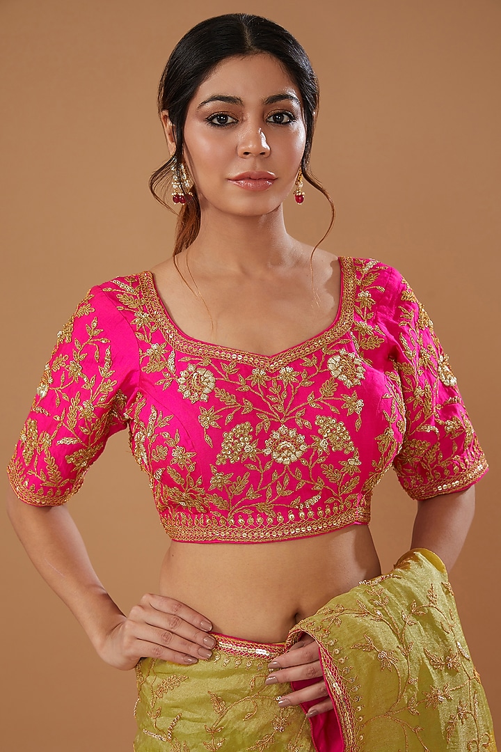 Yellow Pure Spun Silk Embroidered Reception Saree Set by SURBHI SHAH at Pernia's Pop Up Shop