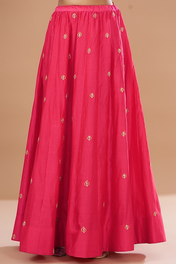 Red Pure Spun Silk Wedding Lehenga Set by SURBHI SHAH at Pernia's Pop Up Shop