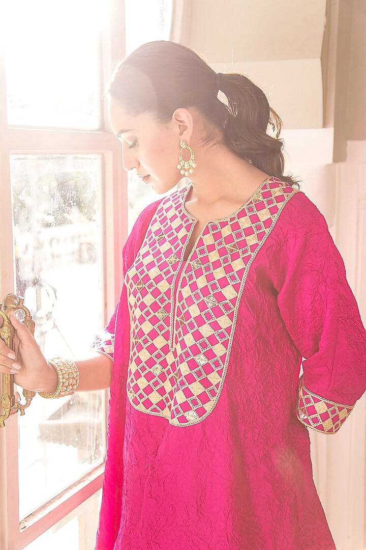 Magenta Pure Spun Silk Zardosi Work Kaftan Set by SURBHI SHAH at Pernia's Pop Up Shop