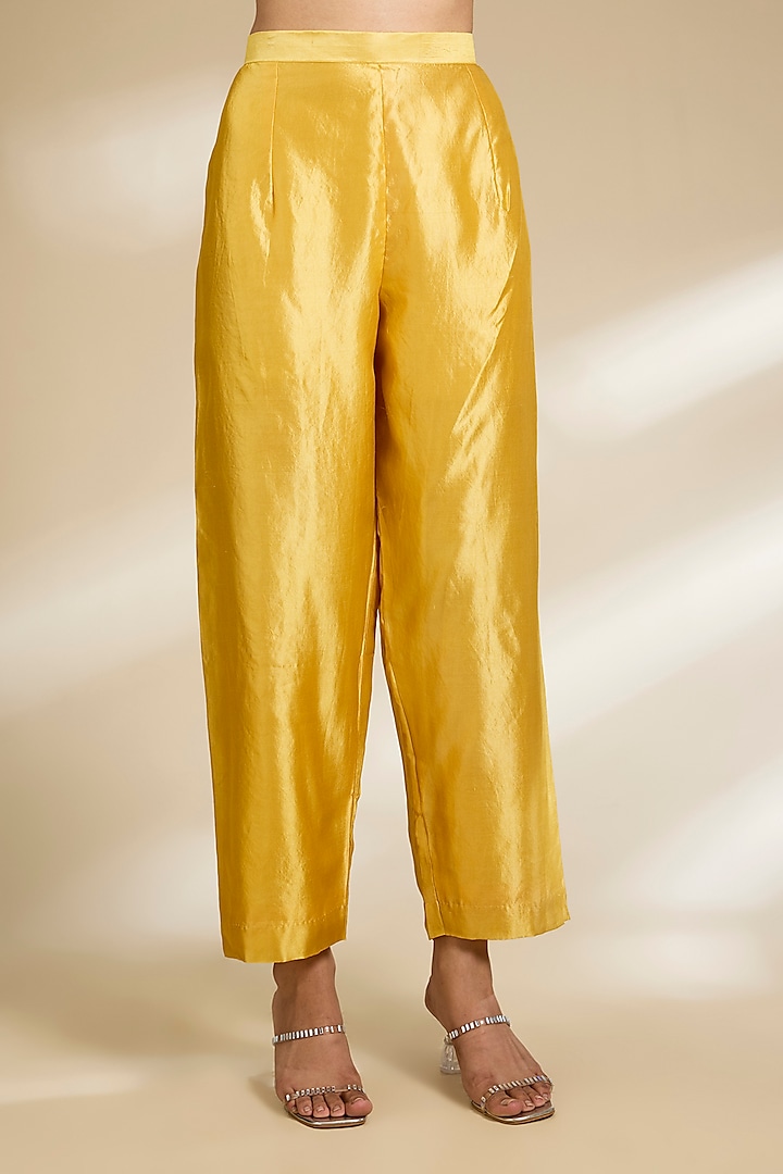 Yellow Kora Silk Sequins Embroidered Kurta Set by SURBHI SHAH at Pernia's Pop Up Shop
