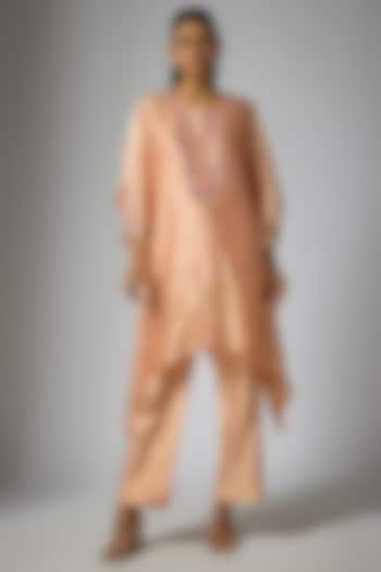 Peach Kora Silk Resham & Sequins Work Kaftan Set by Surbhi Shah at Pernia's Pop Up Shop