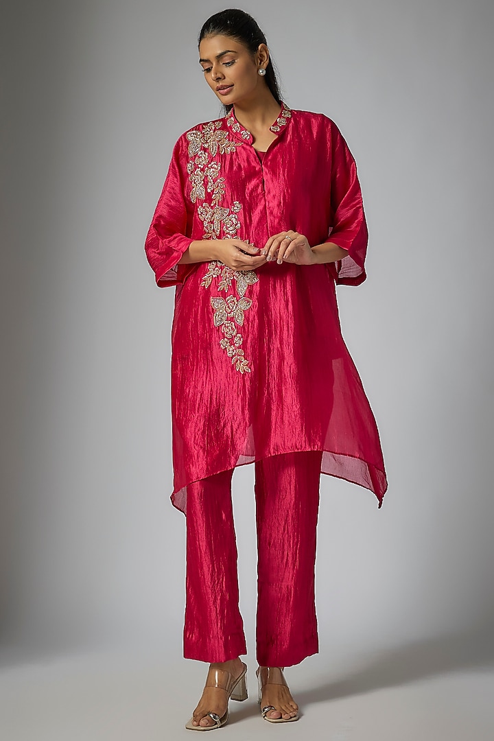 Maroon Kora Silk Sequins Work Kaftan Set by Surbhi Shah at Pernia's Pop Up Shop